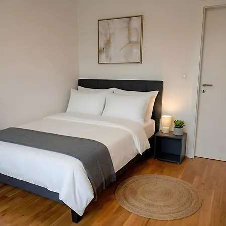 Central Innsbruck Apartment Апартаменти Інсбрук